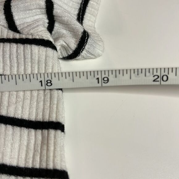 Eyeshadow black and white striped short sleeve scoopneck a-line top SZ 1X - Picture 10 of 11
